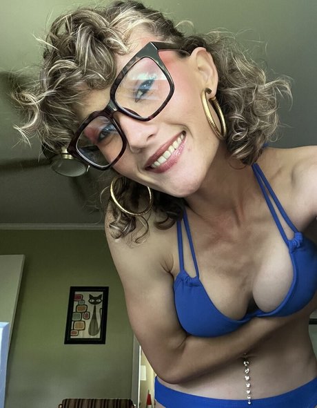 Ahanu Reed naked pornstar gallery