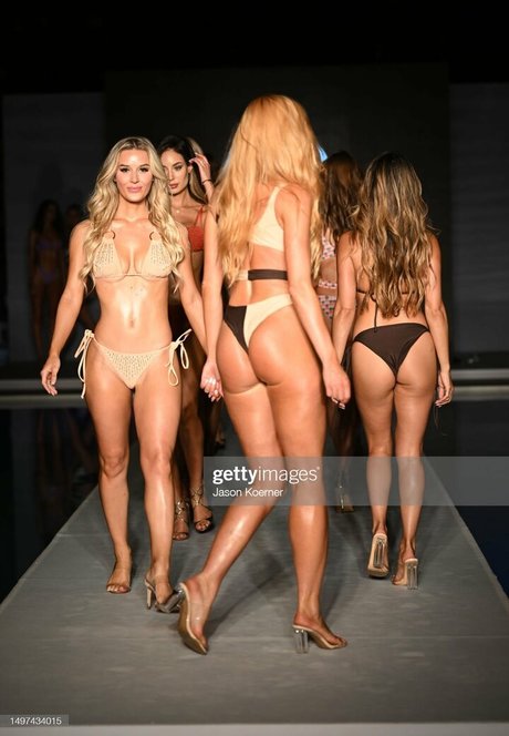 gay sauna onlyfans beautiful naked image