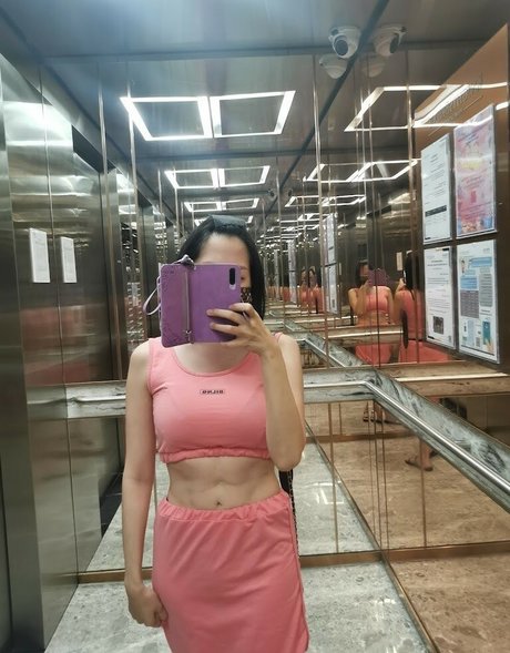 Wifekirei VVIP naked pornstar image