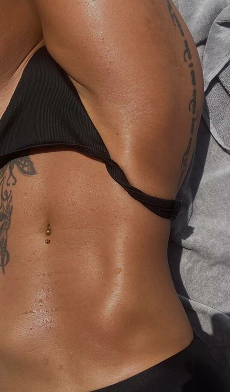 Monika Kinga model sexy pics