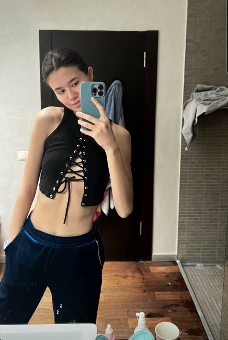 Evelin model top archive