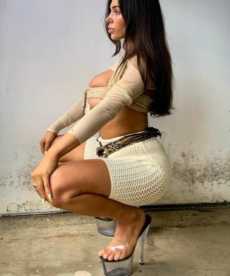 Bianca Censori model adult photo