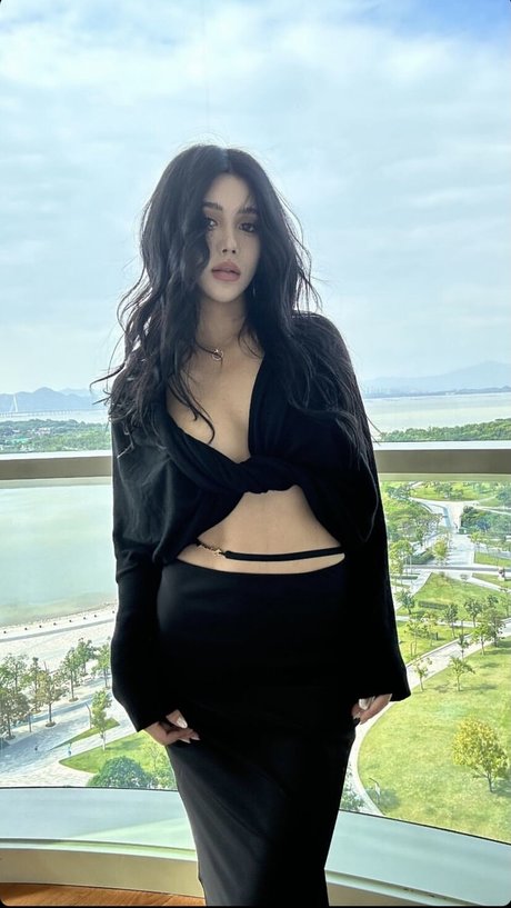 June Gong model nudes images