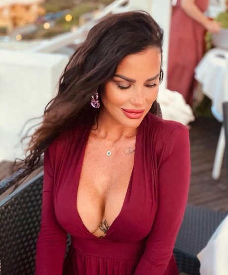 Antonella Mosetti erotic actress pictures