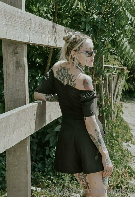 marrllaa naked actress photos