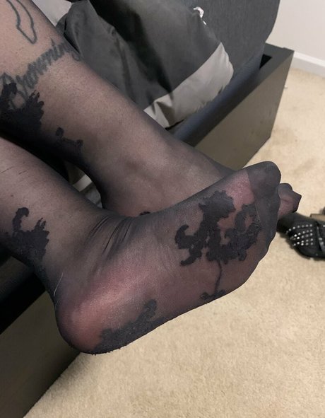 hernylonfeetfree top profile image