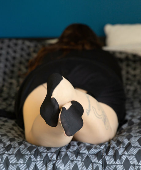 hernylonfeetfree model pretty archive