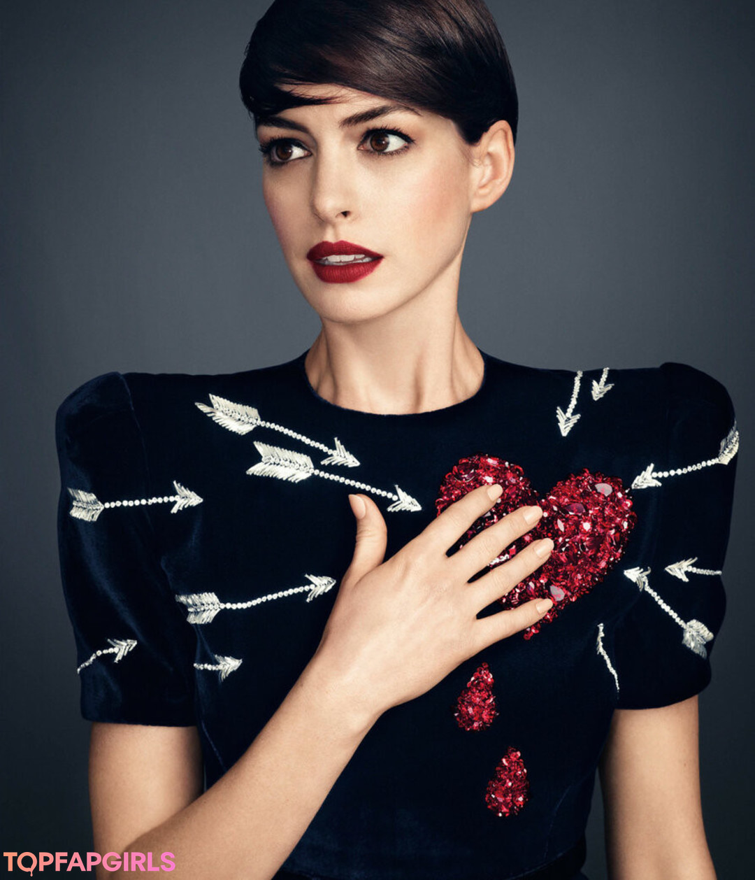 Anne Hathaway star hot pictures