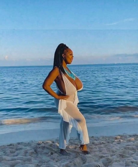 Monique Cooper erotic actress images