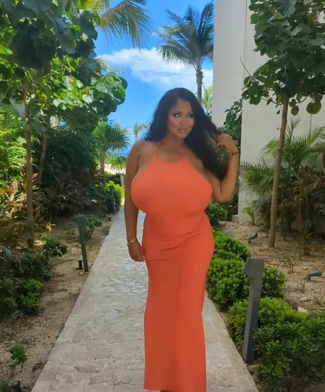 curvy nude onlyfans erotic galleries