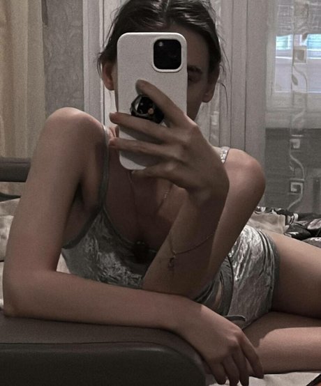 brunette wife onlyfans sexy nudes photo