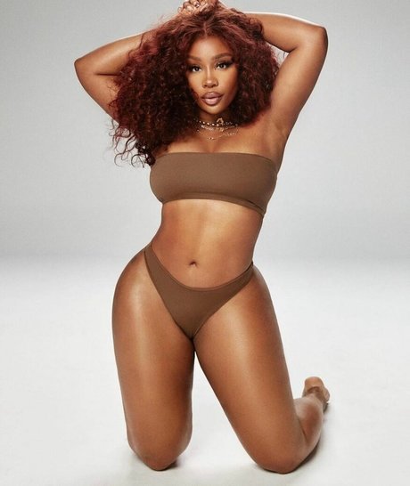 SZA star nudes pics