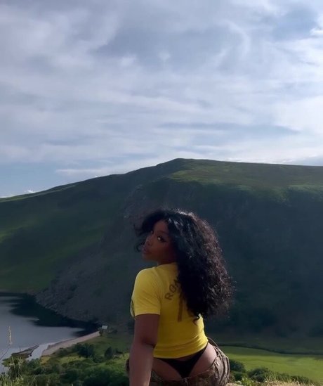 SZA nude actress photo