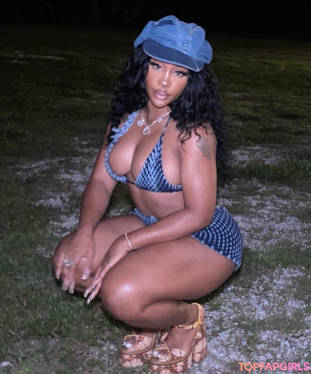 SZA sexy star photo