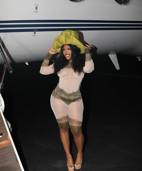 SZA free model pics