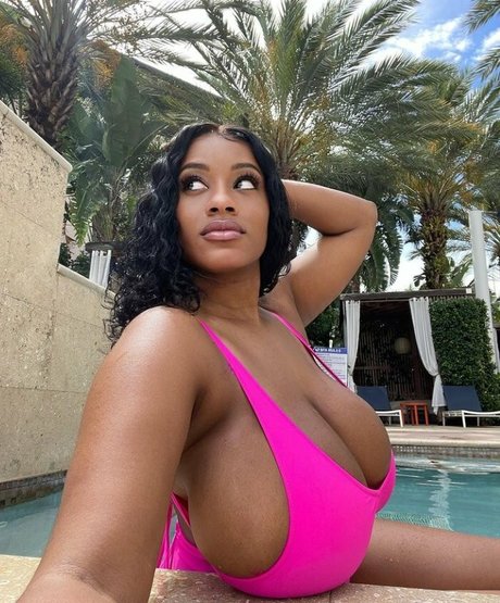 Yanithebbody1 pornstar img