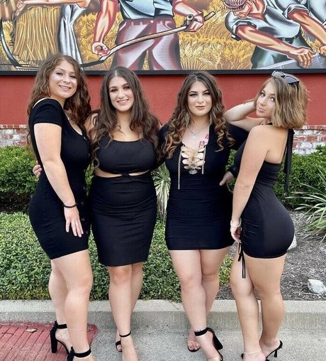 Hashemi Sisters free model image