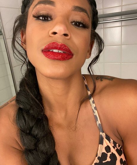Bianca Belair model naked pic