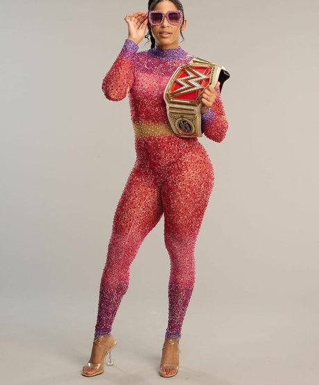 Bianca Belair star sexy pics