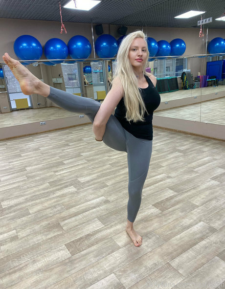 Sigal Acon pornstar top picture