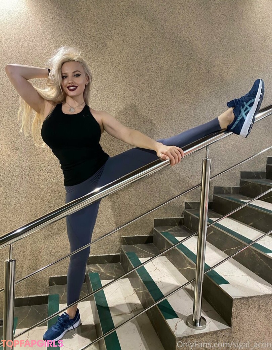 curvy xxx onlyfans adult pics
