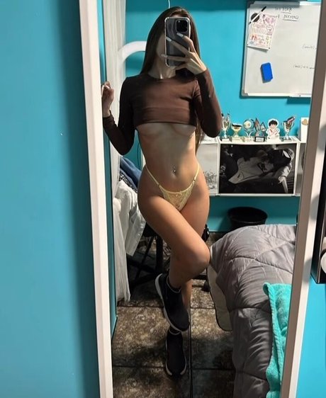 Nayi Martinez model art img