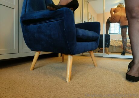 KittyKat1970s sexy model pic