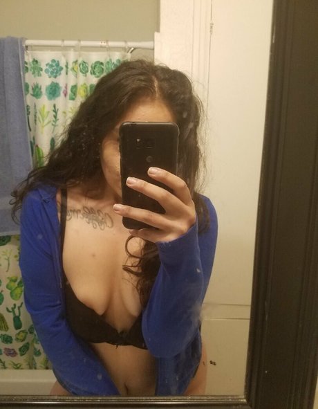 little pockets210 pornstar top pic