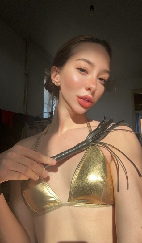 Holy Harlot xxx model img