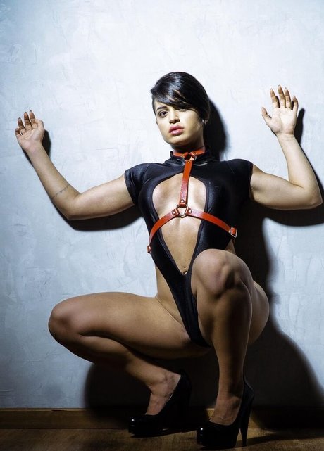 Yanne Fitness model hd photos