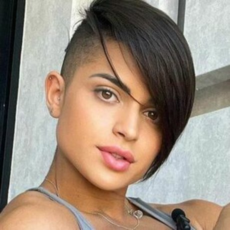 Yanne Fitness sexy star img