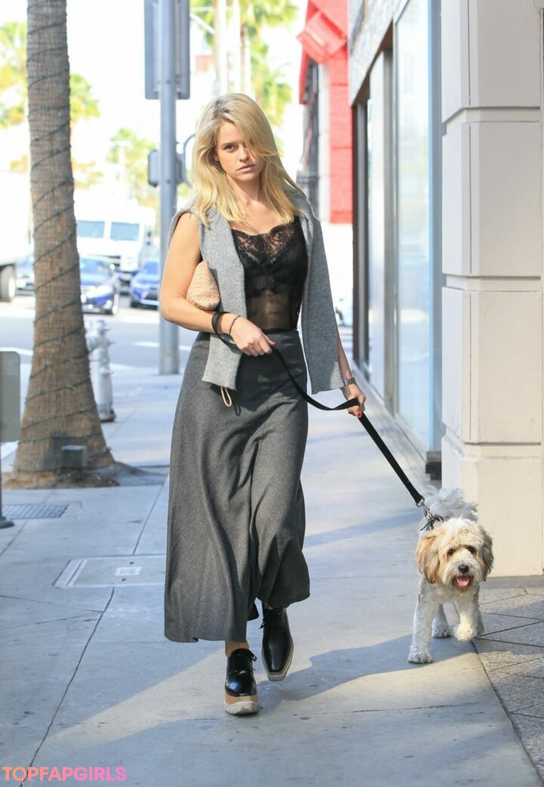 Alice Eve model perfect images