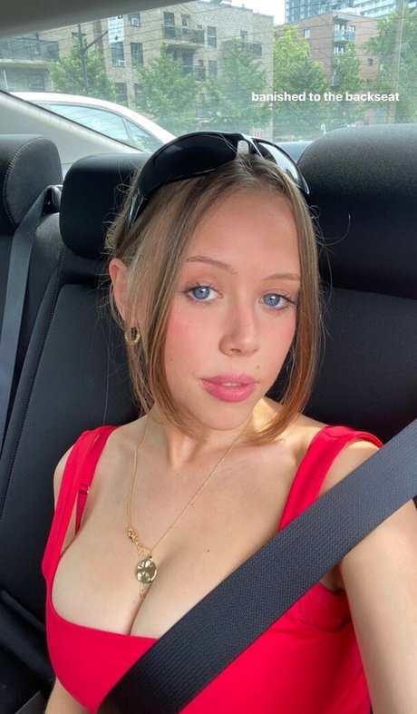 curvy lesbian onlyfans sexy nude pic