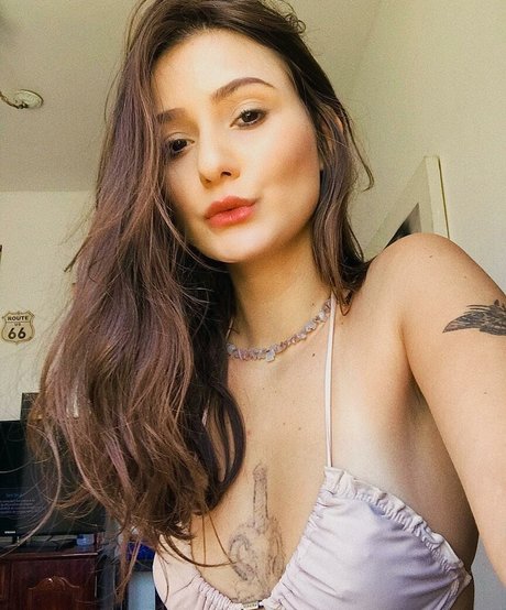 skinny brunette onlyfans exclusive photo