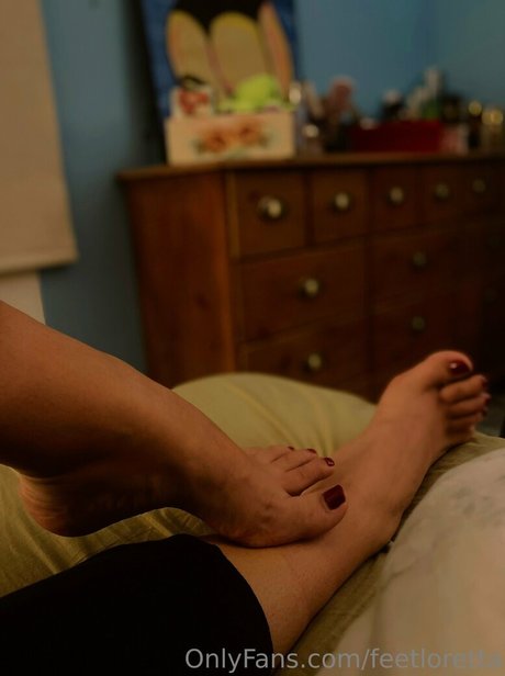 feetloretta star hot img