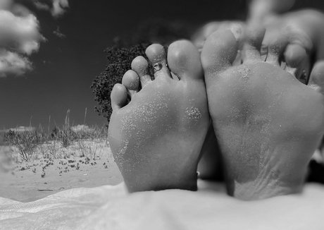 feetloretta star naked archive