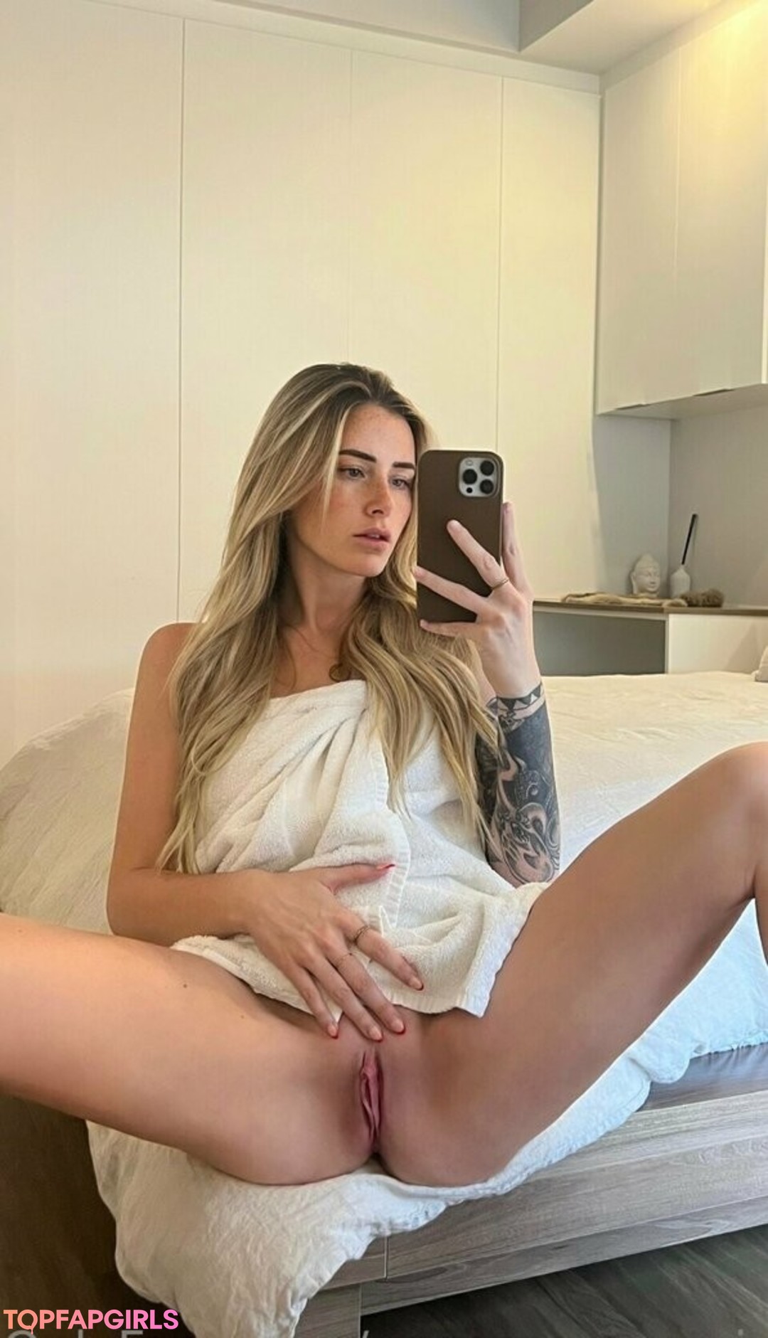 Vanessa Cosi naked pornstar picture