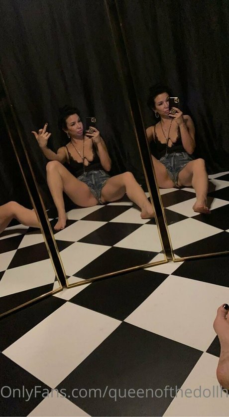 queenofthedollhouse model high quality images