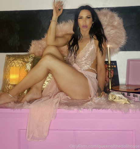 queenofthedollhouse pornographic star pics