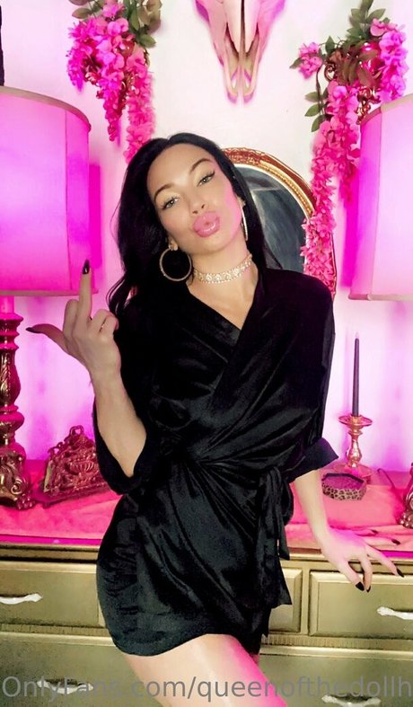 queenofthedollhouse high quality model images