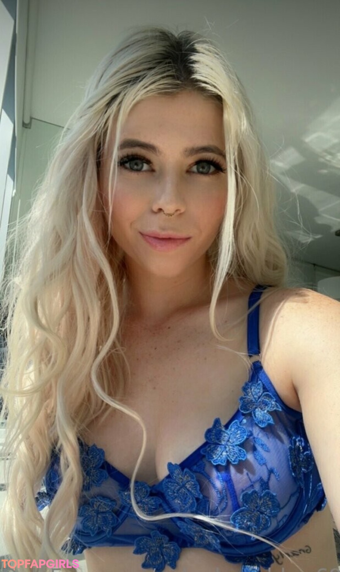 youngnsexy18 nudes actress img