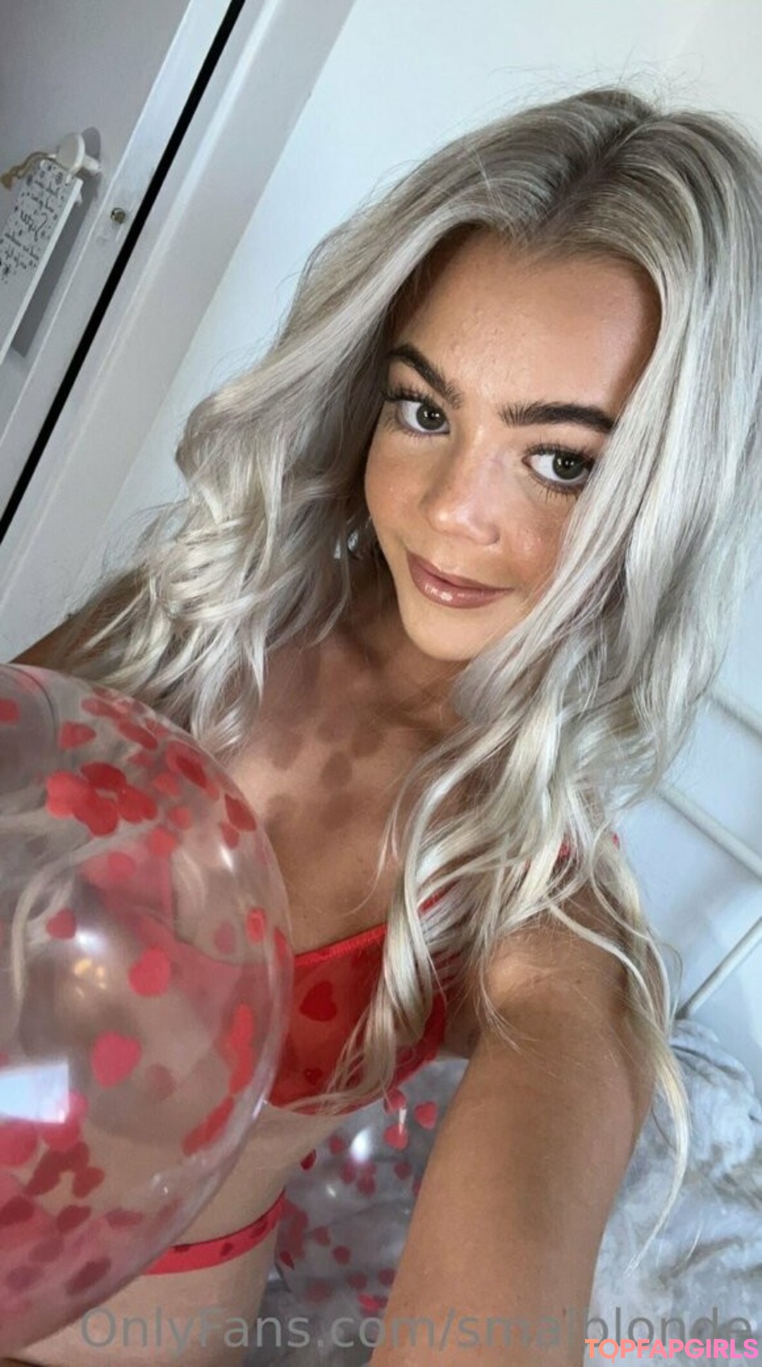 smalblonde pornstar naked pictures
