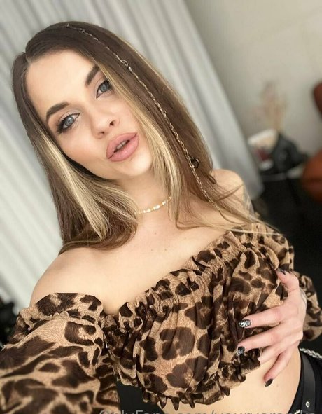 yourveronika top profile image