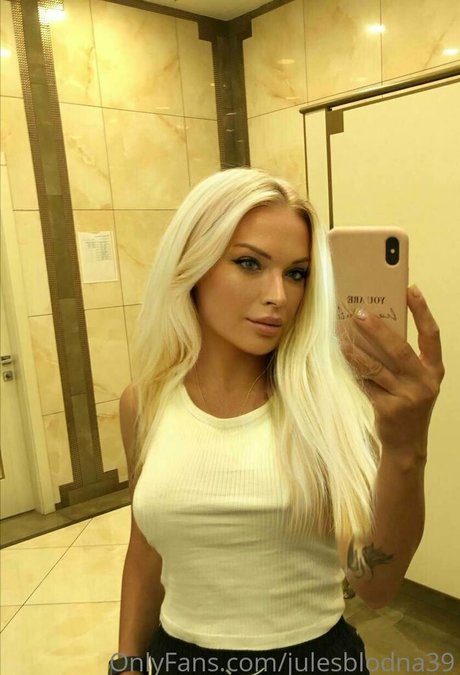 Julesblodna39 pornstar exclusive images