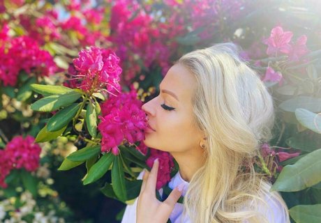 Julesblodna39 pornstar naked photos