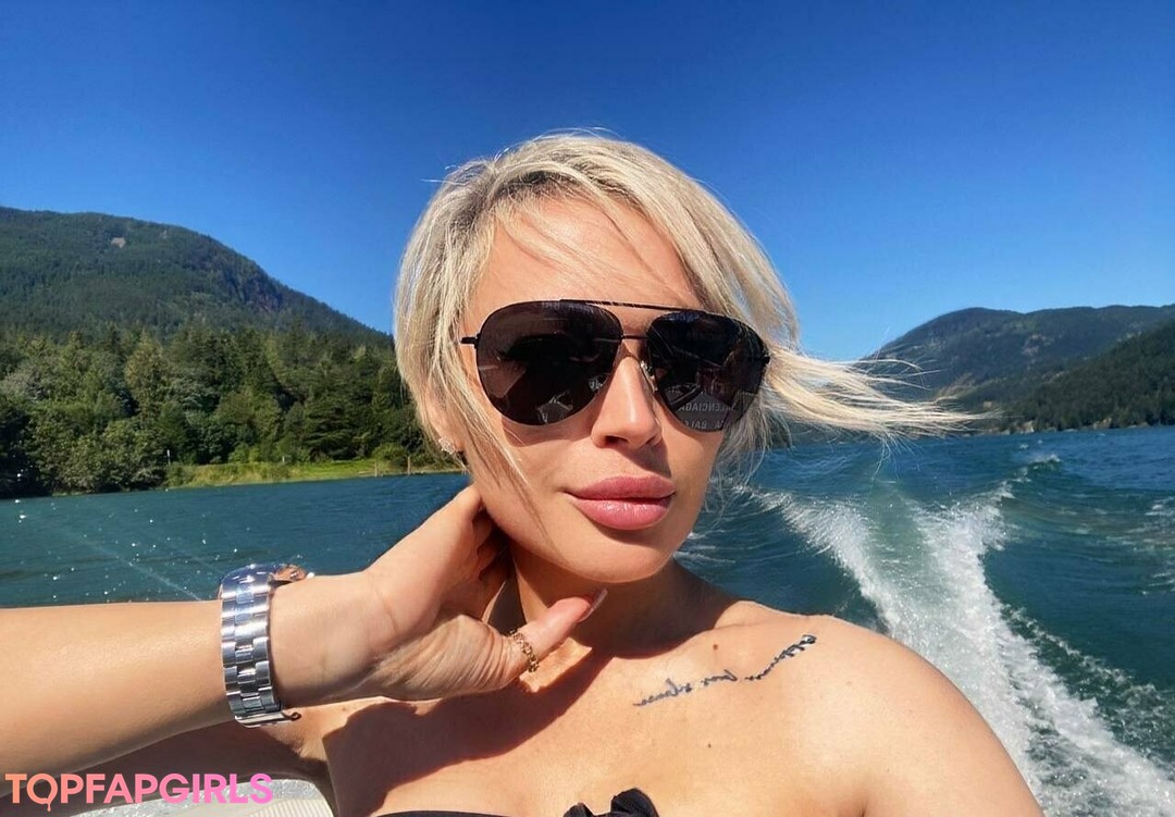 amateur blonde onlyfans art naked galleries