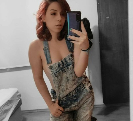 Ammyzitta star high quality pics