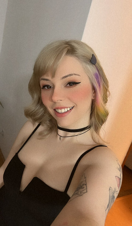 Ammyzitta perfect model img