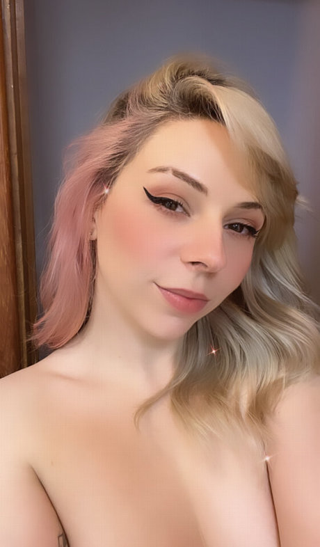 Ammyzitta pornstar erotic photo