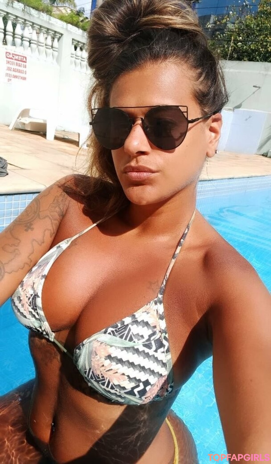 Caiala Tavares star nice picture